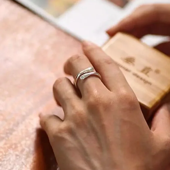 NEW 925 STERLING SILVER LOVE HUG ADJUSTABLE RING, CUTE RING, SHINY RING. - Picture 4 of 6